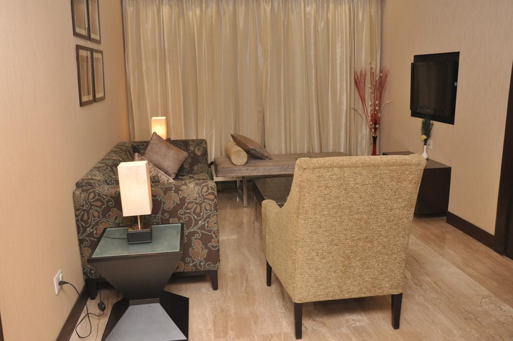 Hotel Golf View Noida Exterior photo