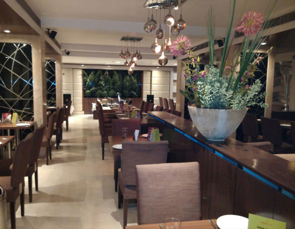 Hotel Golf View Noida Exterior photo